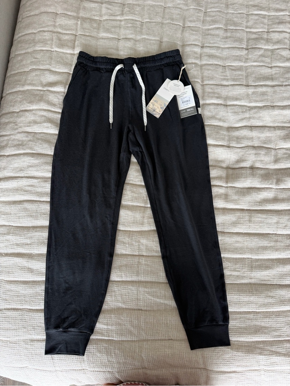 NWT Vuori Women’s Performance Joggers